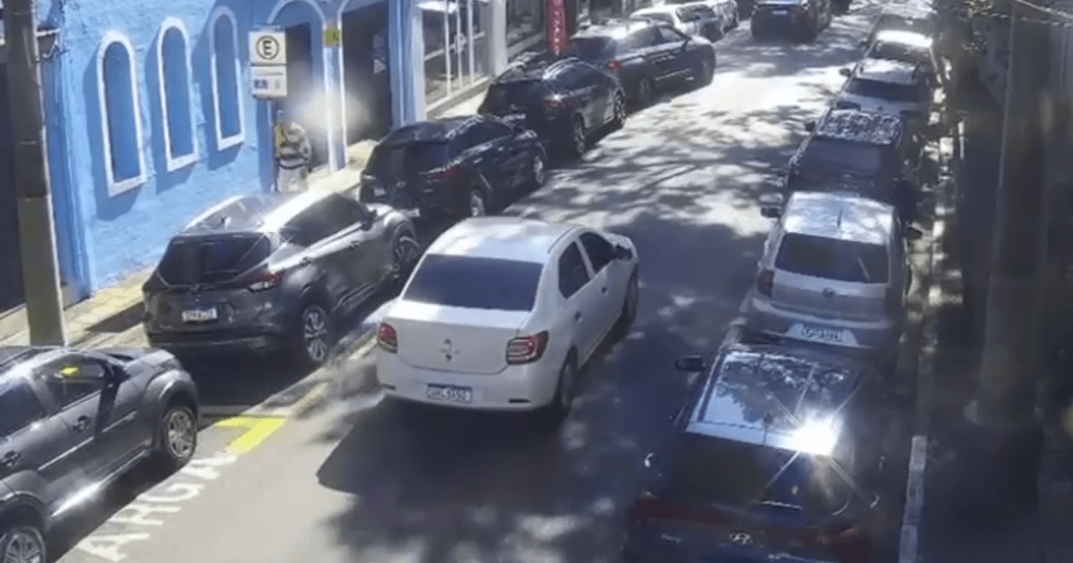 Carro de suspeitos foi 96 vezes a local que tenente da Rota frequentava