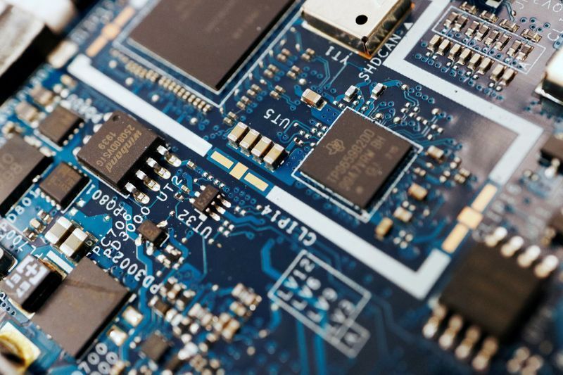 Fabricante de chips chinesa busca captar até US$ 838 mi com ações